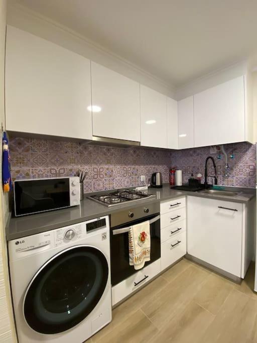 Artistic Digital Getaway - Patio & Great Location! Apartment Lisbon Exterior photo