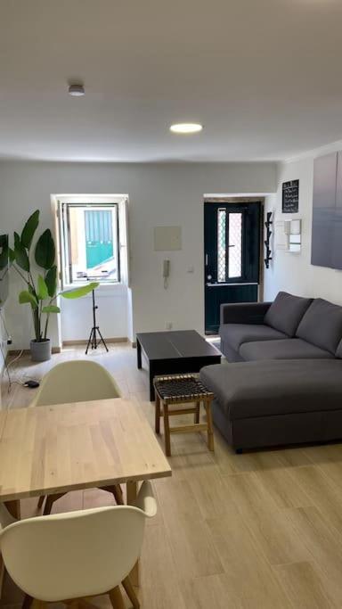 Artistic Digital Getaway - Patio & Great Location! Apartment Lisbon Exterior photo